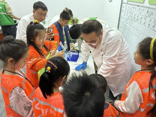  打卡叮咚买菜前置仓南京萌娃沉浸式体验小小质检员