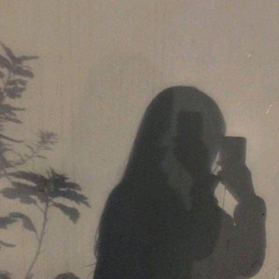  黑白背影头像女生侧脸女生伤感的头像合集