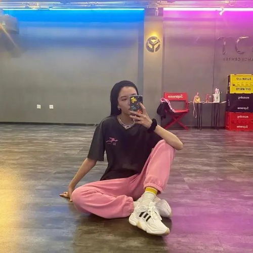 黑暗病娇风格头像宋妍霏
