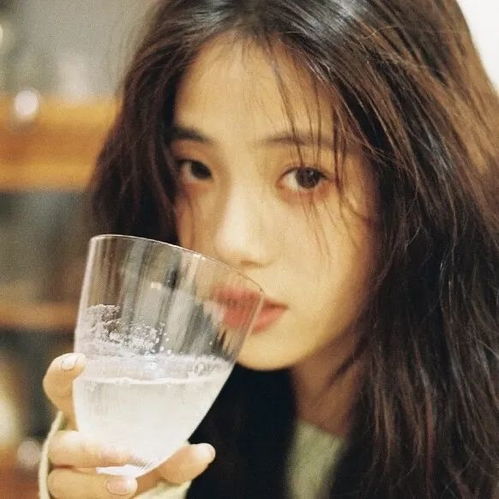  氛围感极强的女生头像