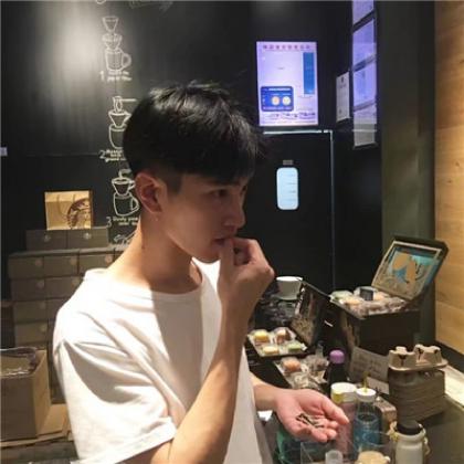  个性有点二成熟一点的男性适用头像,送给我行我素的男生