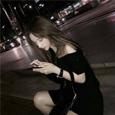  女生抽烟头像霸气社会女头像霸气十足抽烟系列