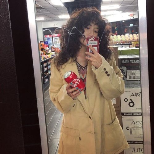  金泫雅新发型又被黑了,换爆炸头像极去买菜的大婶,这谁敢跟风