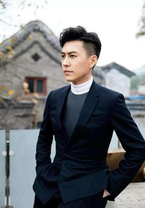  八旬老太为追星只身前往北京爱豆竟是靳东