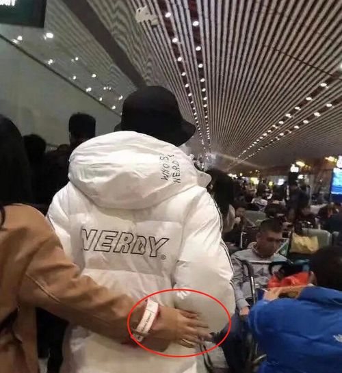 点名要做余景天助理,爱豆青春女助理碰瓷完李振宁,又盯别家小孩