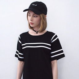  短发欧美女生头像,衣服是鲜艳的颜色