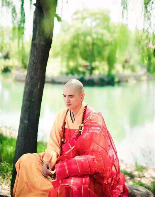  回顾80后和尚释明心,曾被富婆追求,豪车接送,最终却看破红尘
