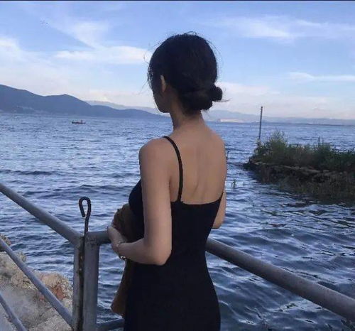  背影头像茶如人生,淡中有味,虚怀若谷,怡然自得