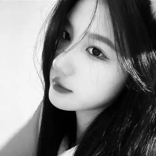 黑白头像女生冷酷霸气很坚强不敷衍的女人 黑白头像女生冷酷霸气很坚强不敷衍的女人