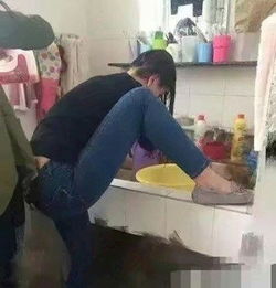  幽默笑话妹子的洗头发姿势不上热门都难,霸王式洗头发