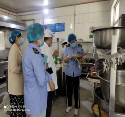  县市场监管局助力高考学子,保障食品安全,我们在行动