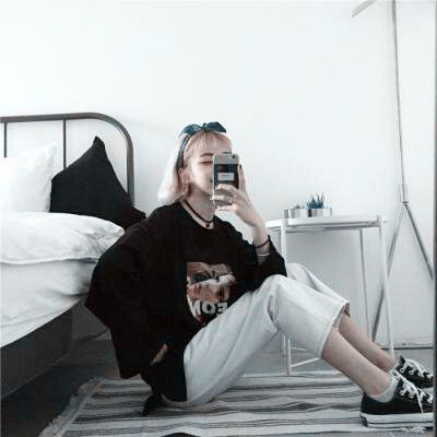  女生伤感头像,眼神有点寂寞有点孤独的