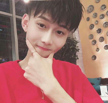 被封杀后的网红有多惨2人欠款千万,1人犯罪,1人干脆傻了 被封杀后的网红有多惨2人欠款千万,1人犯罪,1人干脆傻了