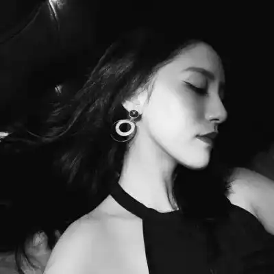 女生头像黑白高冷霸气超拽孤独女生头像 女生头像黑白高冷霸气超拽孤独女生头像