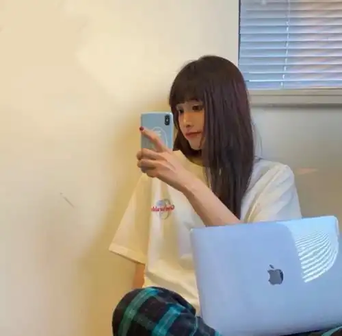 女生头像高质量黑色系拽