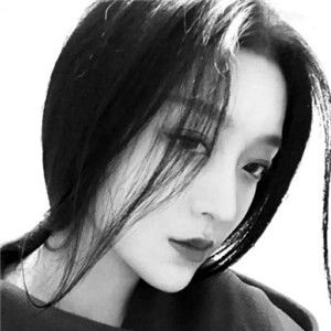  黑白女生头像高冷霸气,黑与白的搭配让人感受到无限的魅力