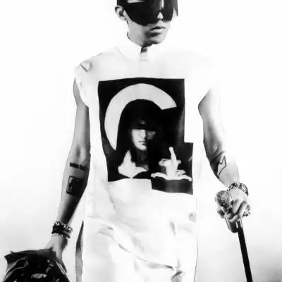  权志龙黑白头像高清最新图片权志龙全黑照片头像图片大全