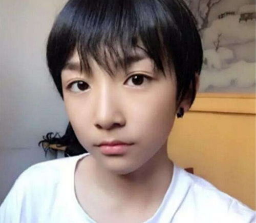 因抖音意外走红,比冯提莫还美,结果是一个14岁小哥哥