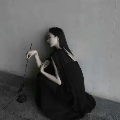 女生头像真人霸气黑色奈何桥上忽悠鬼 女生头像真人霸气黑色奈何桥上忽悠鬼