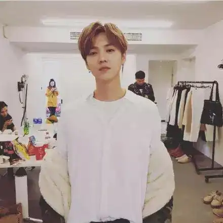 刘昊然的少年美好,男艺人的白衬衫谁让你有心动的感觉 刘昊然的少年美好,男艺人的白衬衫谁让你有心动的感觉