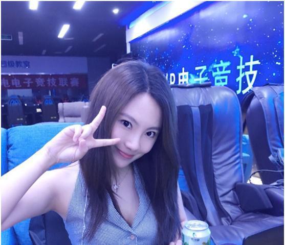  专访美女主播丸子宝宝很多人对娱乐主播会有一种误解