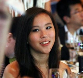  王菲女儿和初恋男友合照曝光,网友明白窦靖童为什么走男人路线