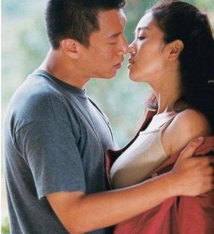  61岁影后离婚2次流产4次,与小11岁孙红雷分手18年,至今未婚