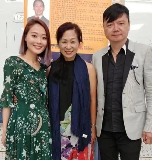  61岁男星砸百万耗尽家产捐肝救妻,最终和平离婚,夫妻互相祝福