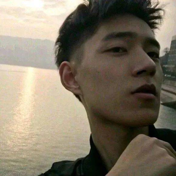  头像丨肉长出来还可以减但那些零食过期就不能再吃了