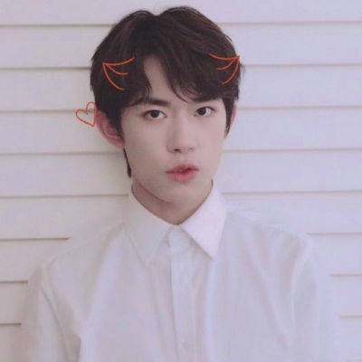 少年感的爹头像易烊千玺