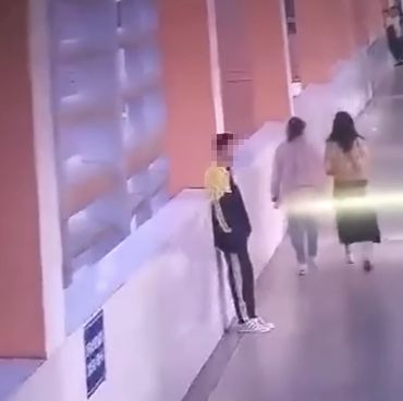  14岁男孩被扇耳光跳楼妈,求求你,把我当个人吧