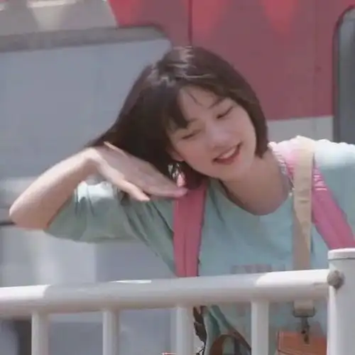  精致混搭女生头像