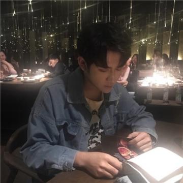 高清禁欲系头像男帅哥