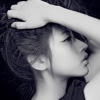  给我一些黑白情侣头像要一男一女的拜托了