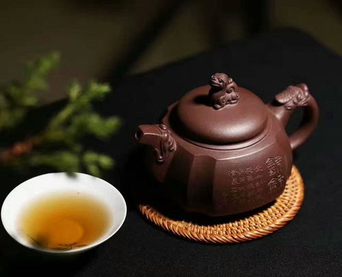  瑞兽降临,灵秀雄狮,紫砂壶中的尊者