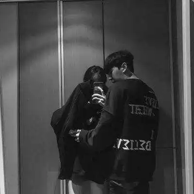 情侣头像黑色系一男一女