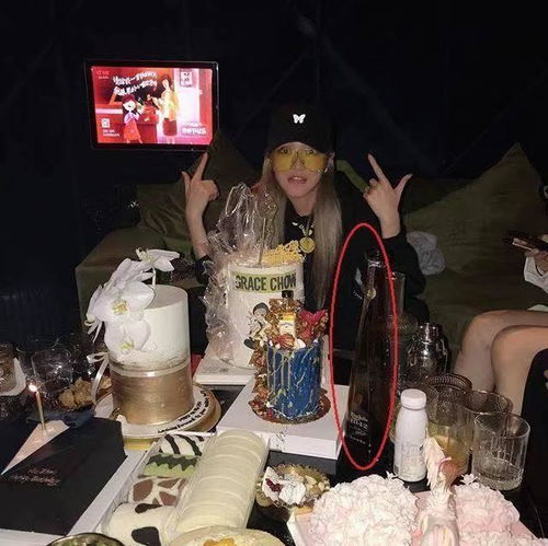  周扬青圣诞现场曝光,豪宅奢华恢弘,堪比宫殿,圣诞树有一层楼高
