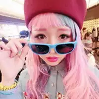  女生彩色头发姐妹头像两张