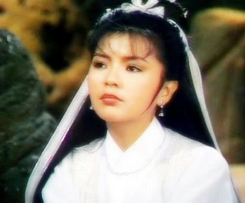  11版小龙女潘迎紫太时尚李若彤又仙又美,李凯馨有望超越经典