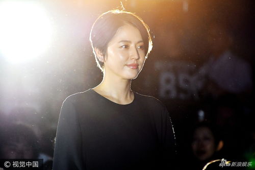  组图少女变御姐长泽雅美短发帅气黑色长裙显成熟