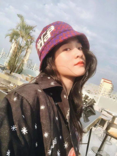  张雪迎秦俊杰泡沫之夏高甜组cp看95后版尹夏沫如何驾驭各类吸睛潮穿搭
