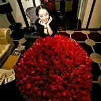  qq头像女生的红色的不要有人物