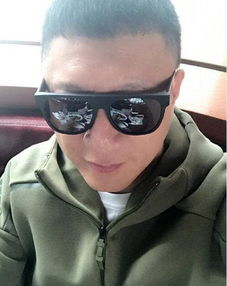  孙红雷告诫自己要少吃然而墨镜暴露了一切