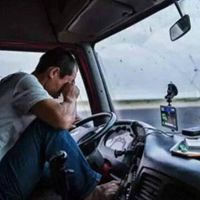 shox抽烟头像卡车司机