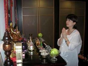  她们红遍娱乐圈,他坐拥百亿家财,为何皈依佛门