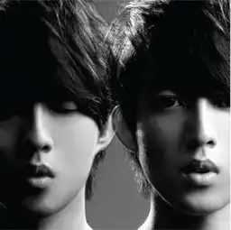  如何像照片中,两张照片合并请详细说明