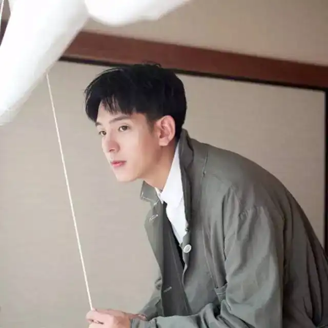  换个发型,立刻变小鲜肉