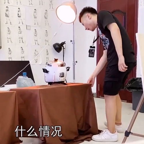  世间最皮莫过于美术生,学生以假乱真恶搞老师遭翻车,先溜为上太搞笑