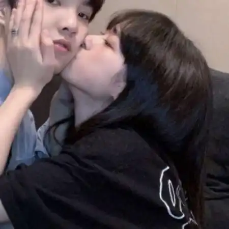 情侣头像黑色系一男一女