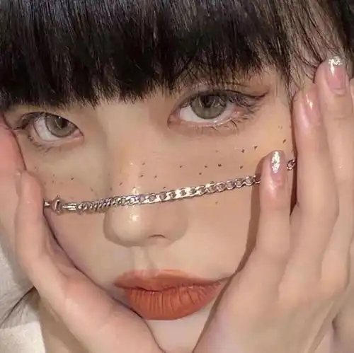  超赞头像初见乍欢久处仍砰然